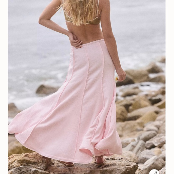 Free People light pink maxi skirt. Perfect condition. Worn once. - Picture 4 of 4
